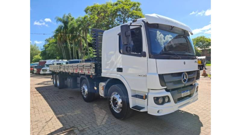 MERCEDES-BENZ - ATEGO 3030 - 2017/2017 - Branca - R$ 420.000,00