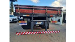 MERCEDES-BENZ - L-1620 - 2000/2000 - Vermelha - R$ 210.000,00