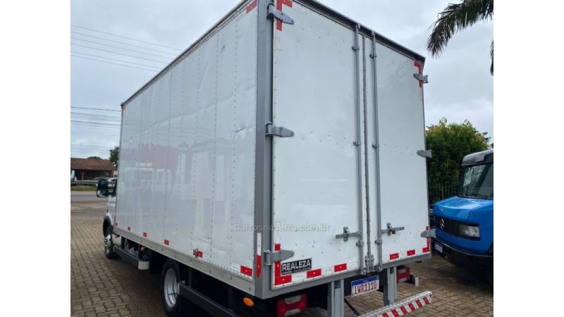 IVECO - DAILY - 2014/2014 - Branca - R$ 130.000,00