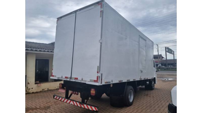 AGRALE - 7000 - 2000/2000 - Branca - R$ 110.000,00