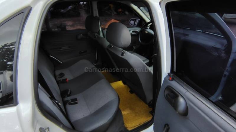 CHEVROLET - CLASSIC - 2015/2016 - Branca - R$ 35.900,00