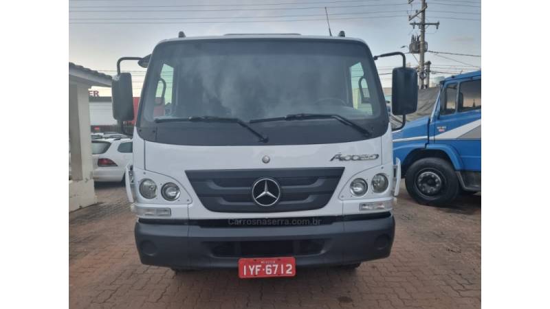 MERCEDES-BENZ - ACCELO 815 - 2017/2018 - Branca - R$ 275.000,00
