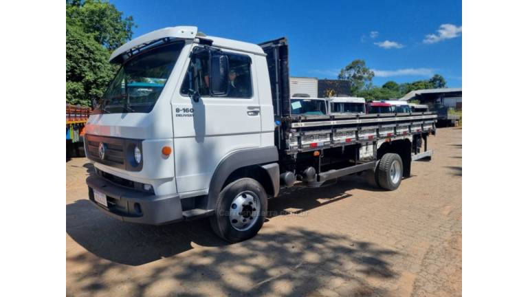 VOLKSWAGEN - 8-160 - 2013/2013 - Branca - R$ 195.000,00