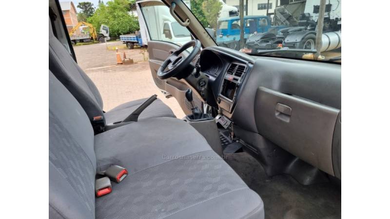 HYUNDAI - HR - 2007/2008 - Branca - R$ 95.000,00