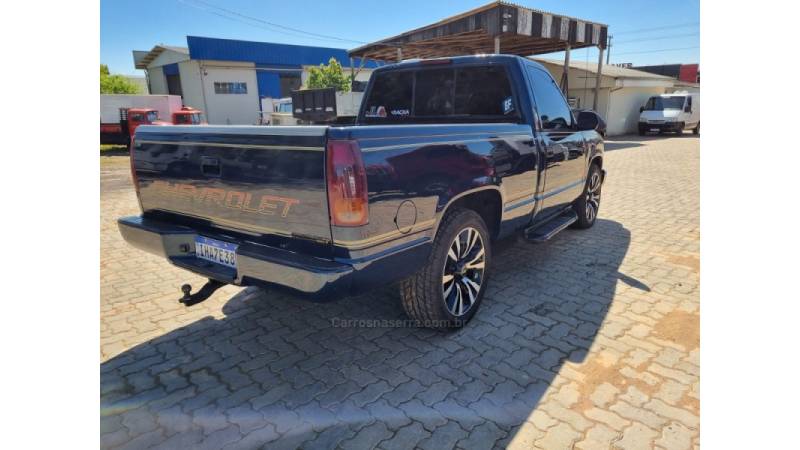 CHEVROLET - SILVERADO - 1997/1998 - Verde - R$ 75.000,00