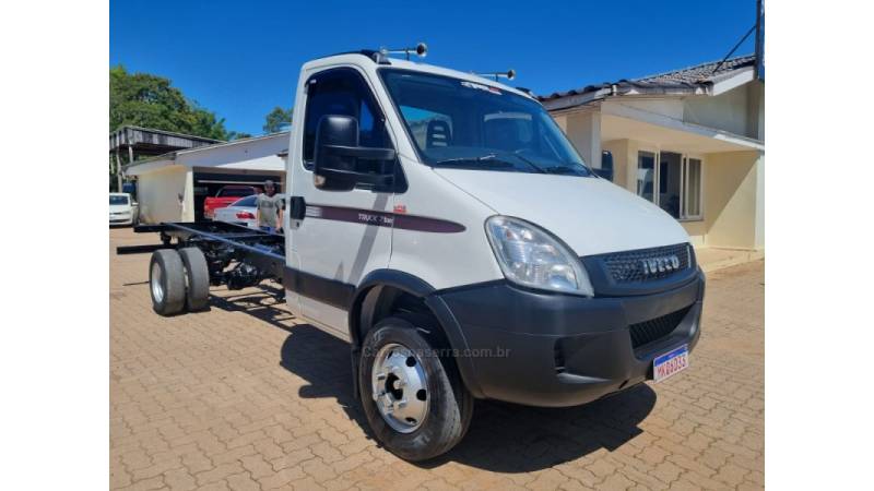 IVECO - DAILY - 2012/2013 - Branca - R$ 125.000,00