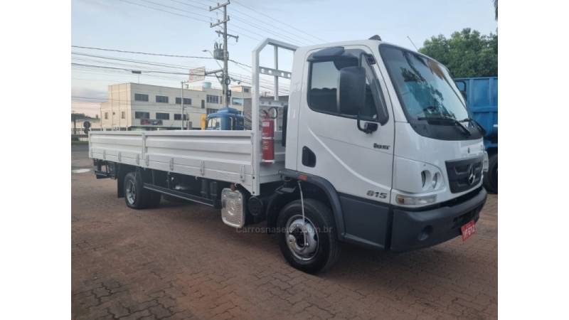 MERCEDES-BENZ - ACCELO 815 - 2017/2018 - Branca - R$ 275.000,00