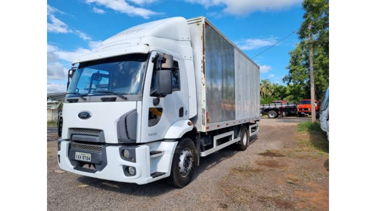 FORD - CARGO 1419 - 2017/2017 - Branca - R$ 270.000,00