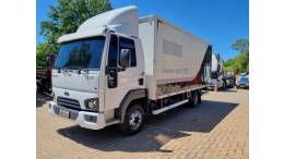 FORD - CARGO 816 - 2015/2016 - Branca - R$ 230.000,00