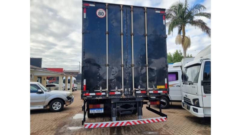 MERCEDES-BENZ - ATEGO 2430 - 2015/2016 - Branca - R$ 395.000,00