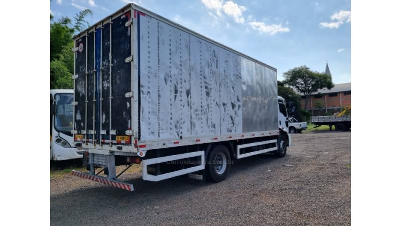 FORD - CARGO 1419 - 2017/2017 - Branca - R$ 270.000,00