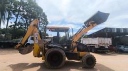 JCB - RETROESCAVADEIRA - 2011/2012 - Laranja - R$ 175.000,00