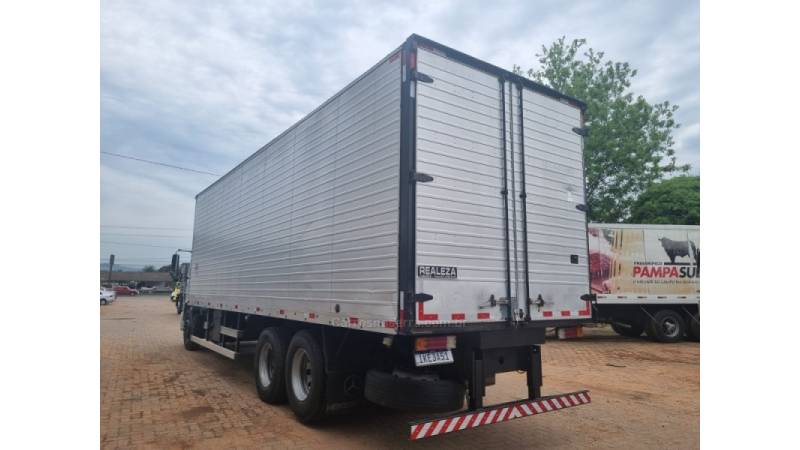 MERCEDES-BENZ - 1720 - 2001/2001 - Branca - R$ 210.000,00
