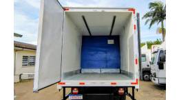 VOLKSWAGEN - 10-160 - 2015/2016 - Vermelha - R$ 270.000,00