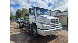 MERCEDES-BENZ - L-1318 - 2009/2009 - Prata - R$ 220.000,00