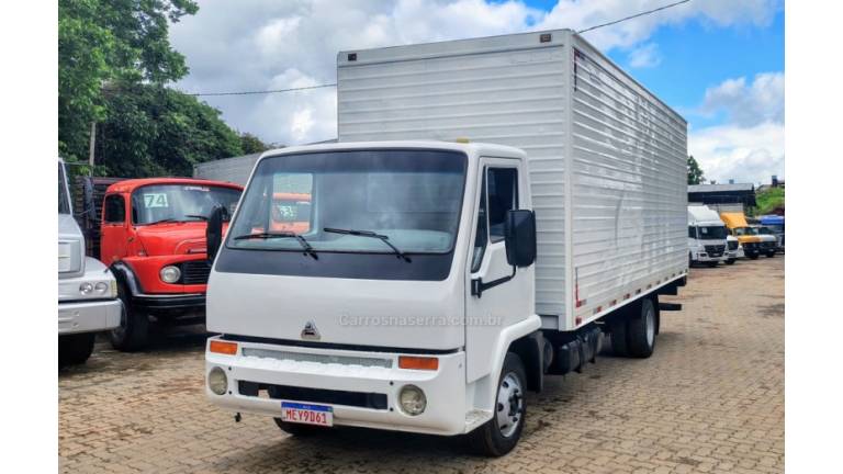 AGRALE - 8500 - 2005/2006 - Branca - R$ 120.000,00