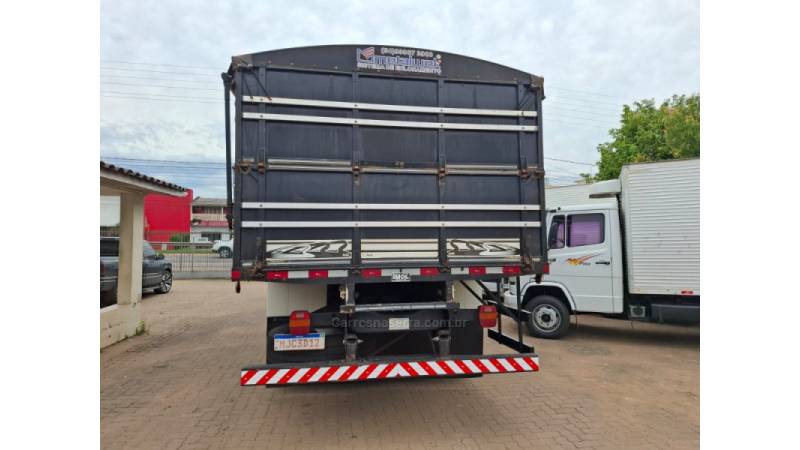 FORD - CARGO 1832 - 2011/2011 - Branca - R$ 320.000,00