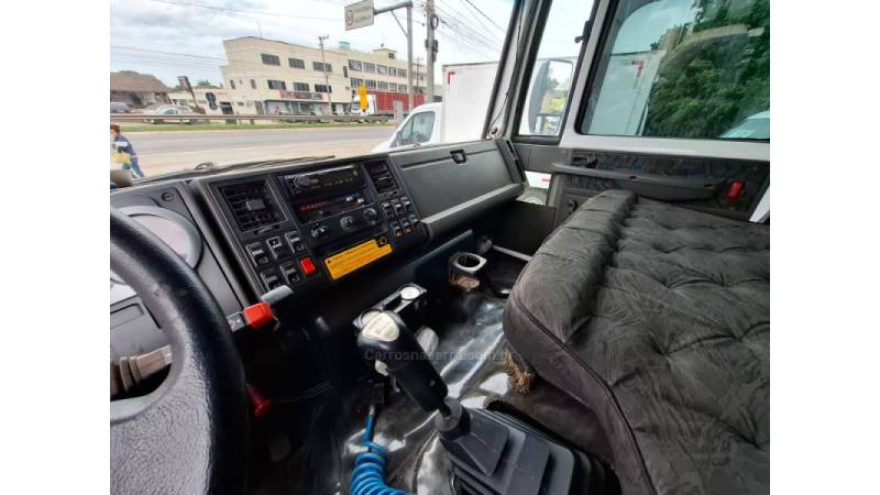 FORD - CARGO 1832 - 2011/2011 - Branca - R$ 320.000,00