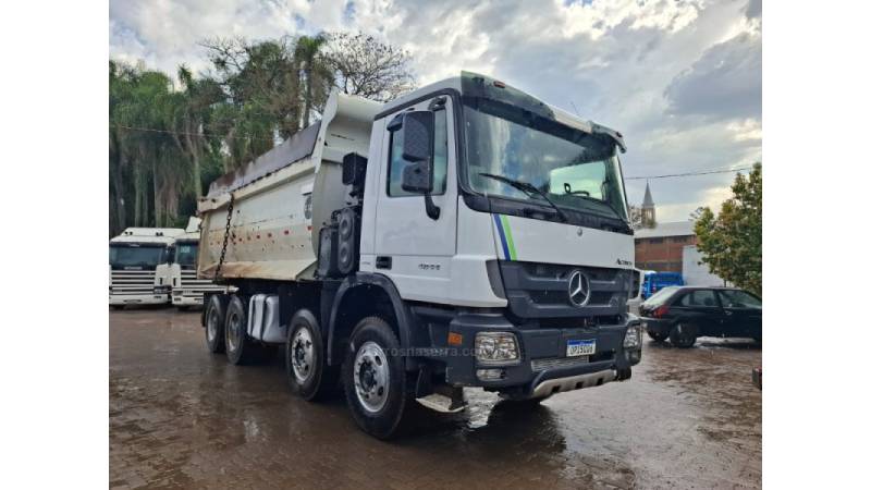 MERCEDES-BENZ - ACTROS 4844 - 2012/2013 - Branca - R$ 420.000,00