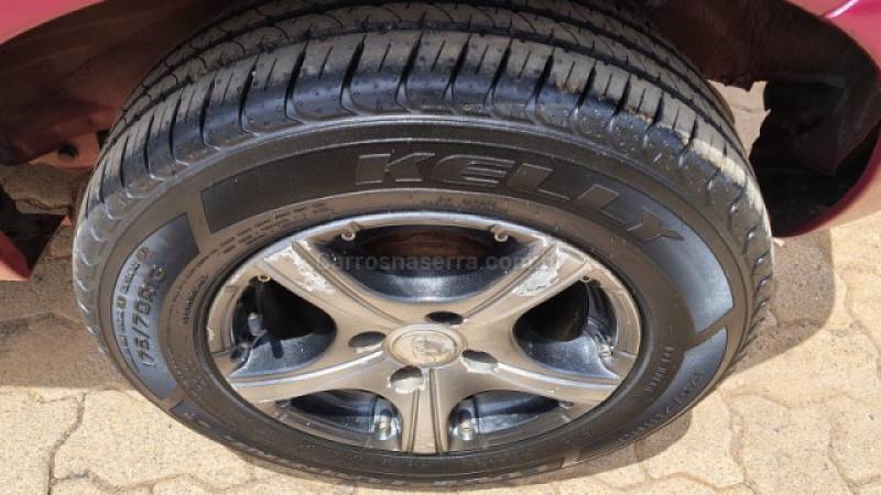 CHEVROLET - CELTA - 2006/2007 - Vermelha - R$ 12.990,00