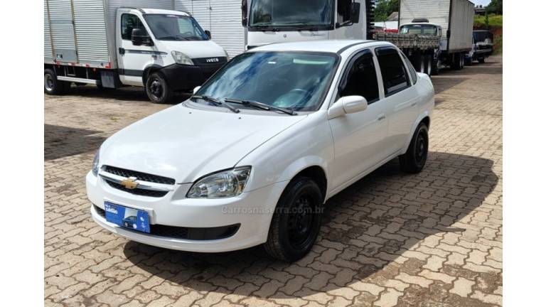 CHEVROLET - CLASSIC - 2015/2016 - Branca - R$ 35.900,00