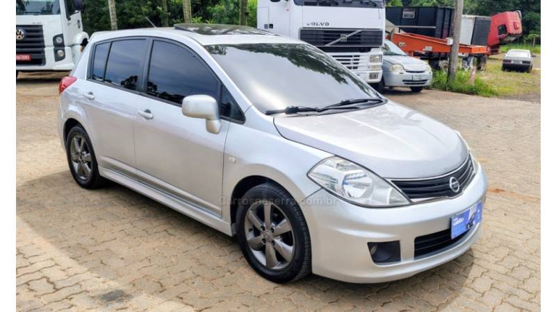 NISSAN - TIIDA - 2012/2012 - Prata - R$ 41.900,00