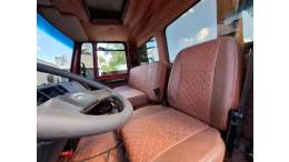 FORD - CARGO 2428 - 2006/2006 - Vermelha - R$ 285.000,00