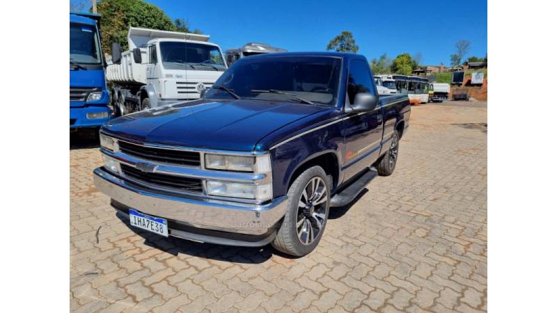 CHEVROLET - SILVERADO - 1997/1998 - Verde - R$ 75.000,00