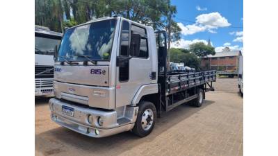 FORD - CARGO 815 - 2006/2006 - Prata - R$ 165.000,00