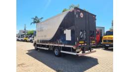 FORD - CARGO 816 - 2015/2016 - Branca - R$ 230.000,00