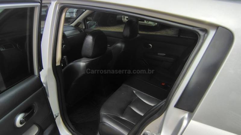 NISSAN - TIIDA - 2012/2012 - Prata - Sob Consulta