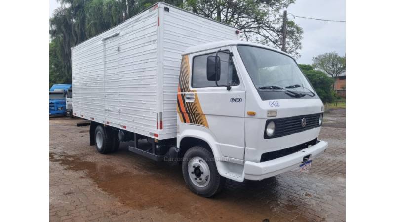VOLKSWAGEN - 6.90 - 1984/1985 - Branca - R$ 75.000,00