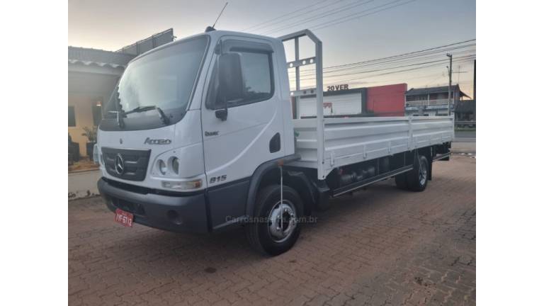 MERCEDES-BENZ - ACCELO 815 - 2017/2018 - Branca - R$ 275.000,00