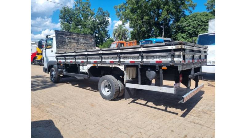 VOLKSWAGEN - 8-160 - 2013/2013 - Branca - R$ 195.000,00