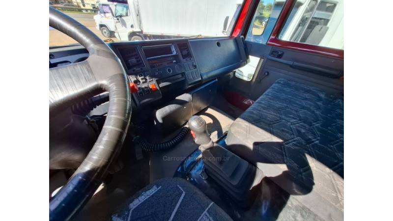 FORD - CARGO 1722 - 2006/2006 - Vermelha - R$ 185.000,00