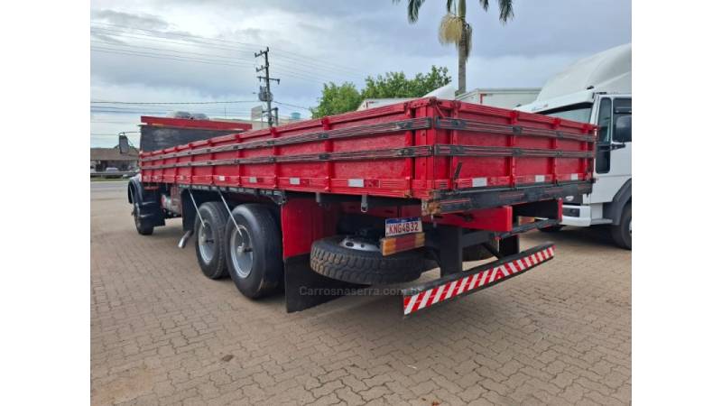 MERCEDES-BENZ - L-1118 - 1988/1988 - Vermelha - R$ 105.000,00