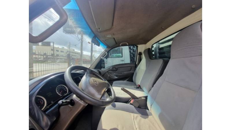 HYUNDAI - HR - 2011/2012 - Branca - R$ 60.000,00
