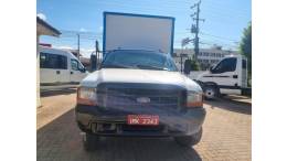 FORD - F-4000 - 2004/2005 - Branca - R$ 135.000,00