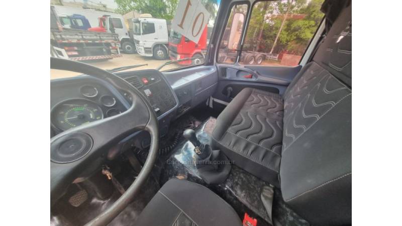MERCEDES-BENZ - 1720 - 2001/2001 - Branca - R$ 210.000,00