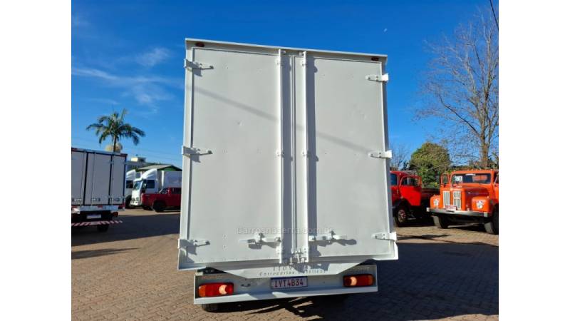RENAULT - MASTER - 2018/2019 - Branca - R$ 165.000,00