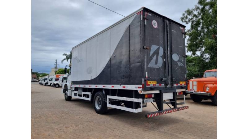 MERCEDES-BENZ - ATRON 1319 - 2014/2014 - Branca - R$ 275.000,00