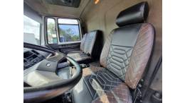 FORD - CARGO 815 - 2011/2012 - Branca - R$ 195.000,00