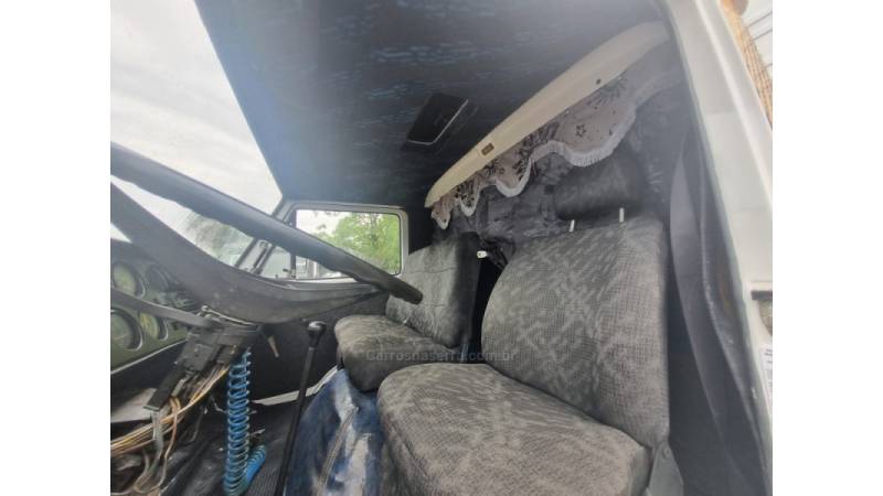 VOLKSWAGEN - 6.90 - 1984/1985 - Branca - R$ 75.000,00