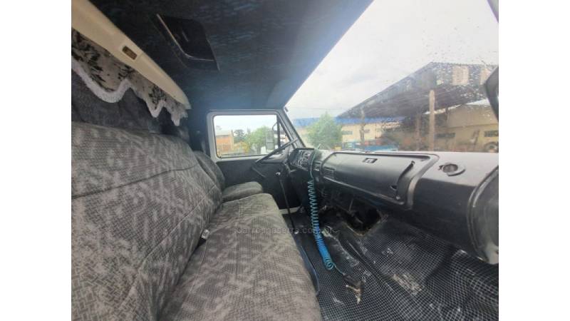 VOLKSWAGEN - 6.90 - 1984/1985 - Branca - R$ 75.000,00