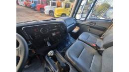 FORD - CARGO 2628 - 2011/2012 - Branca - R$ 320.000,00