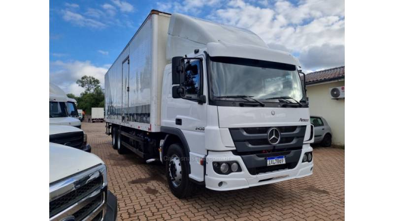 MERCEDES-BENZ - ATEGO 2430 - 2015/2016 - Branca - R$ 395.000,00
