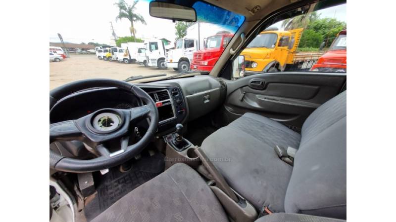 HYUNDAI - HR - 2007/2008 - Branca - R$ 95.000,00