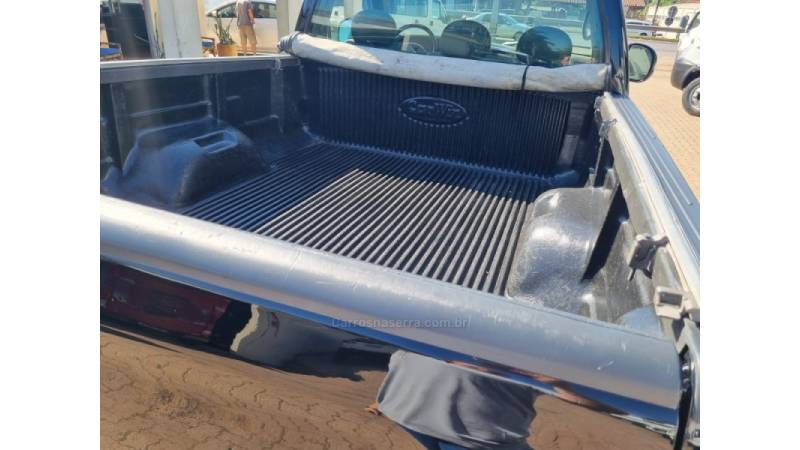 FORD - F-250 - 2001/2001 - Preta - R$ 110.000,00