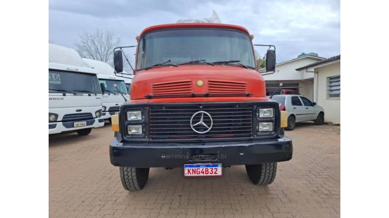 MERCEDES-BENZ - L-1118 - 1988/1988 - Vermelha - R$ 105.000,00