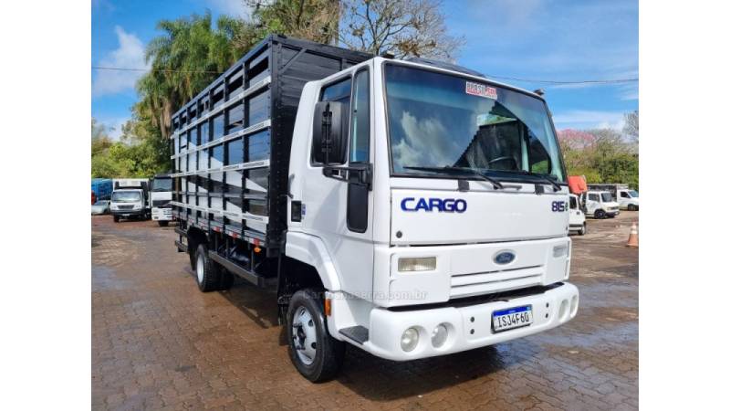 FORD - CARGO 815 - 2011/2012 - Branca - R$ 195.000,00